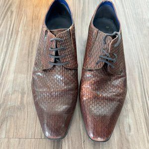 BUGATCHI | BURGANDY OXFORDS